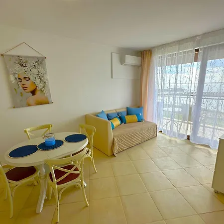 Marina Breeze - Firstline & Seaview Apartamento