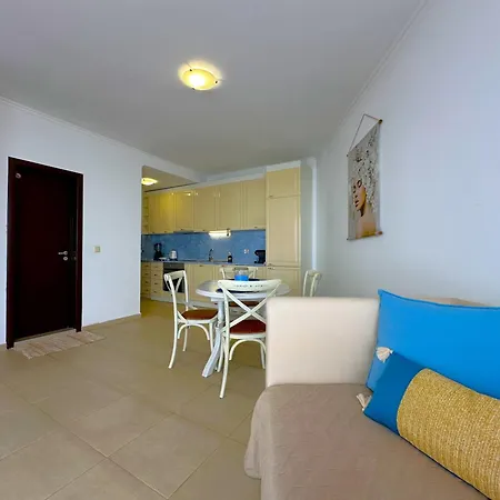 Marina Breeze - Firstline & Seaview Apartamento