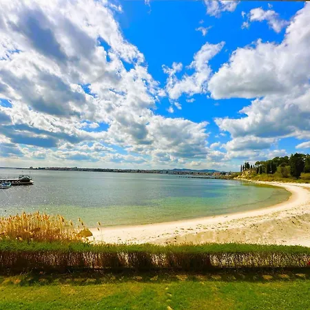Marina Breeze - Firstline & Seaview Apartamento *