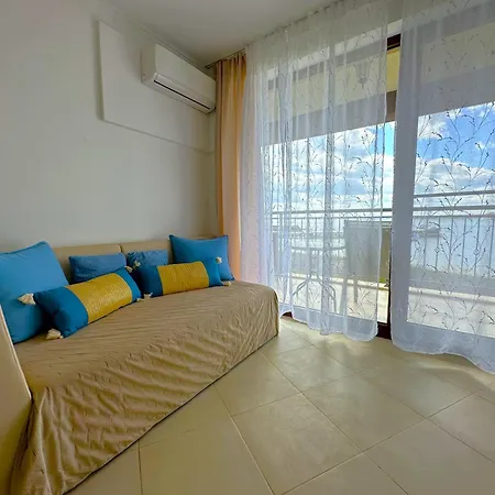 Marina Breeze - Firstline & Seaview Apartamento
