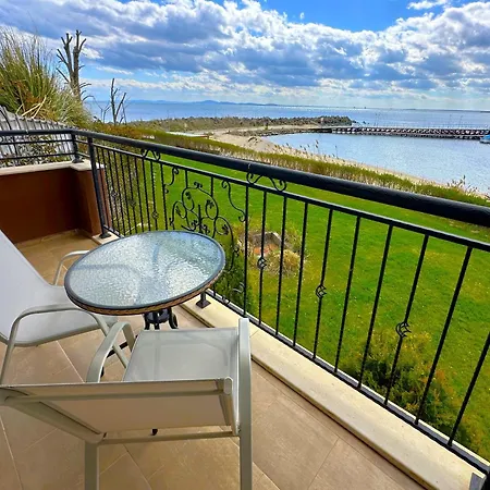 Marina Breeze - Firstline & Seaview Apartamento